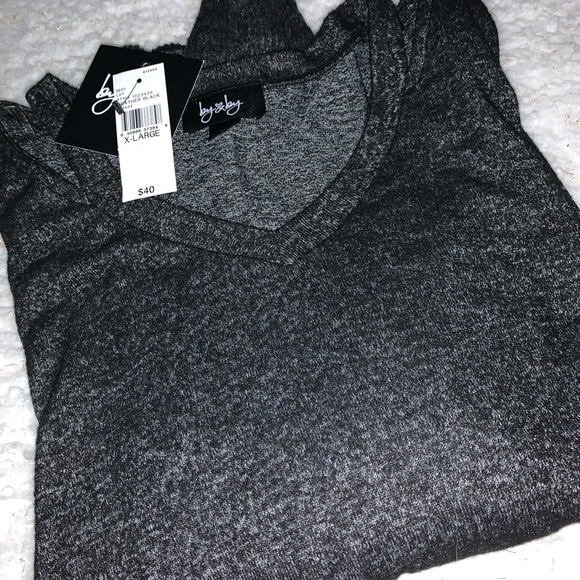 women’s clothing - Picture 5 of 15